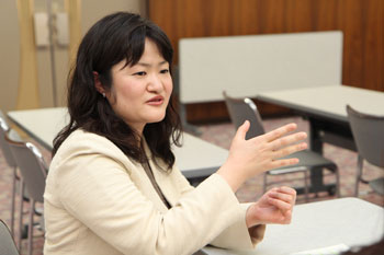 広島大学の良さについて語る富永助教